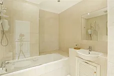 Southridge Place, LONDON, SW20 photo 12