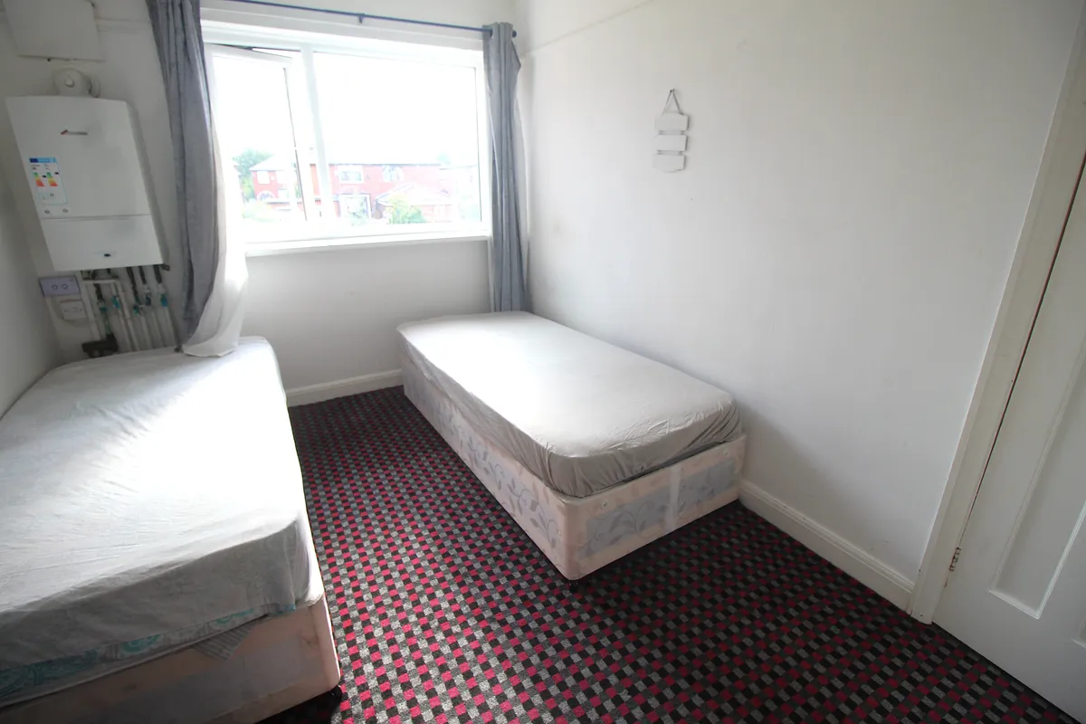 3-Bedroom Semi-Detached Home To Rent, Shelley Road, Chadderton, Oldham, OL9