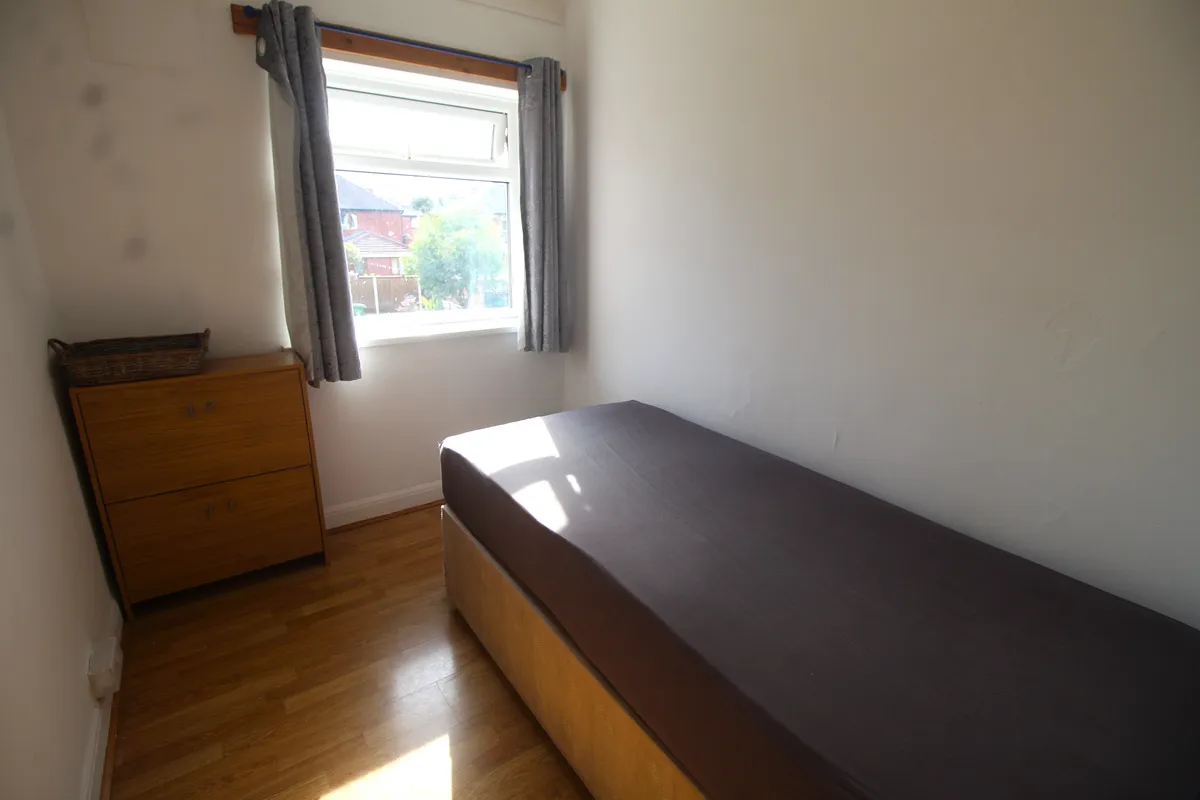 3-Bedroom Semi-Detached Home To Rent, Shelley Road, Chadderton, Oldham, OL9