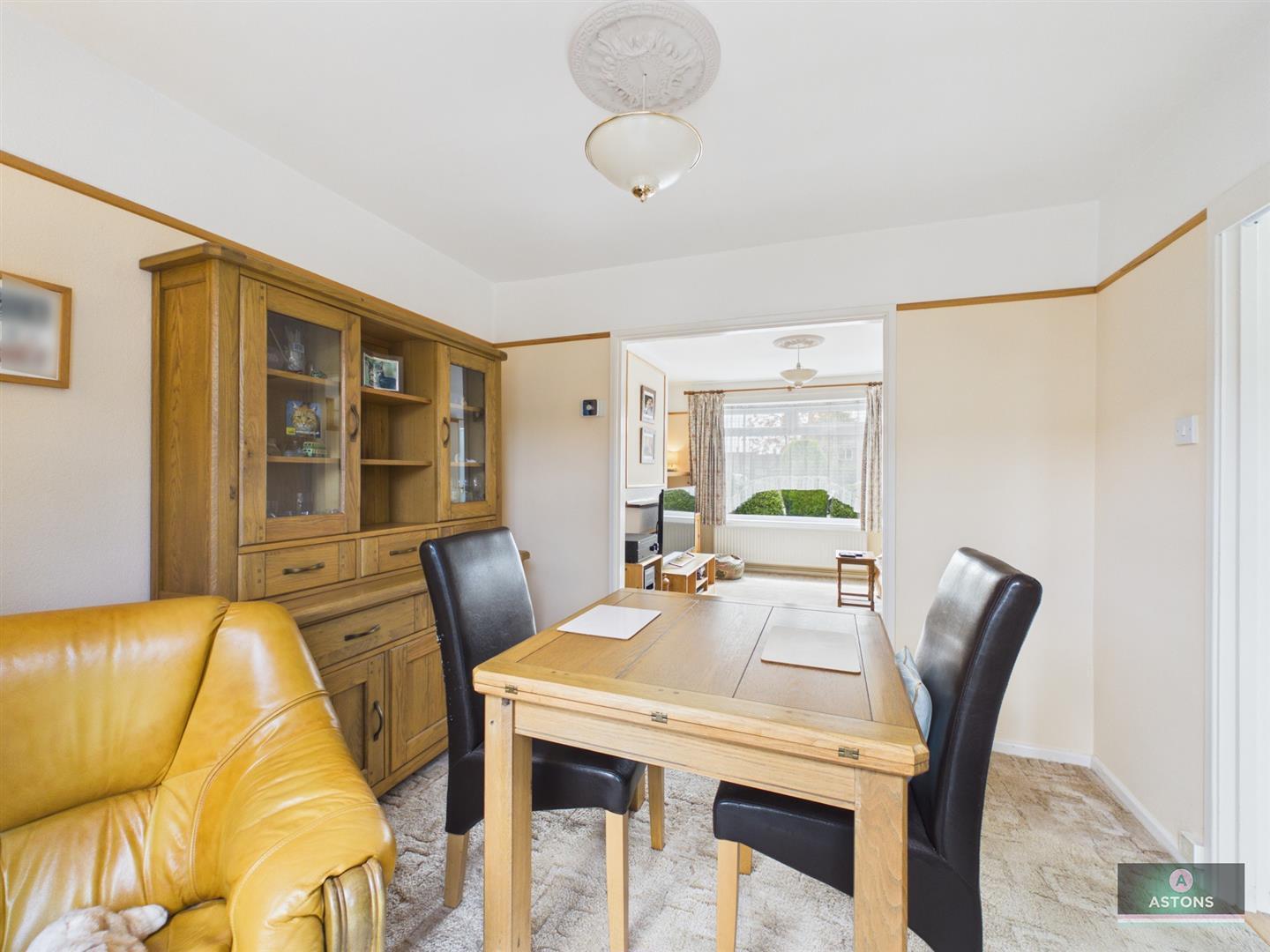 Windrush Close, Gossops Green Image 5