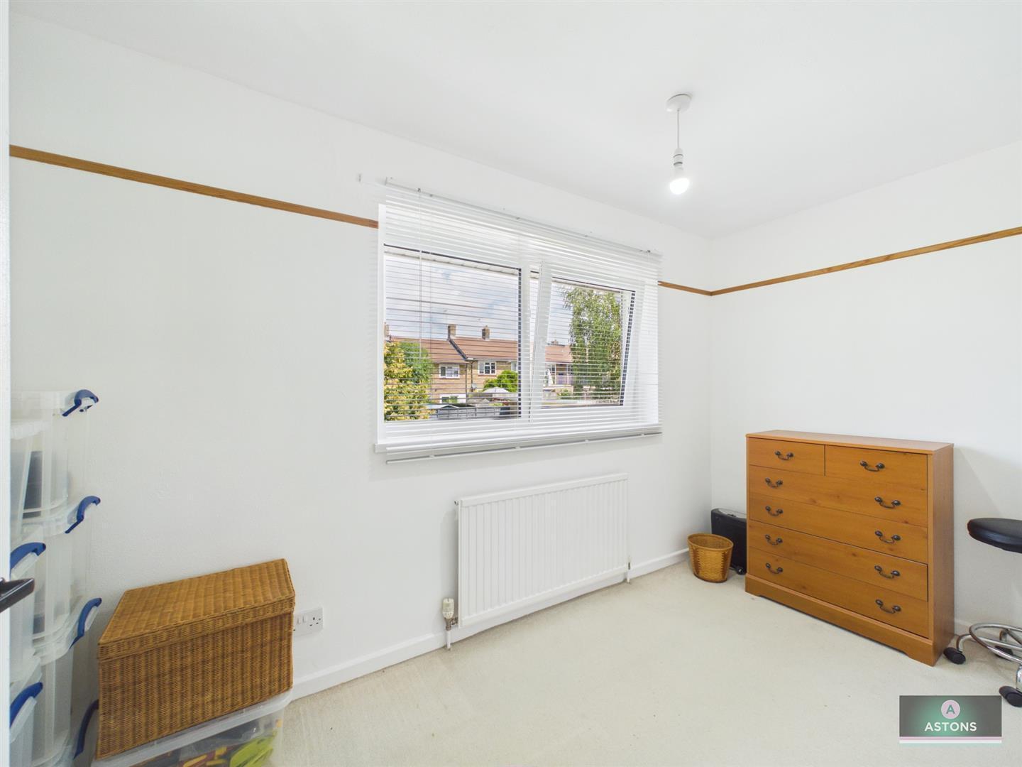 Windrush Close, Gossops Green Image 11