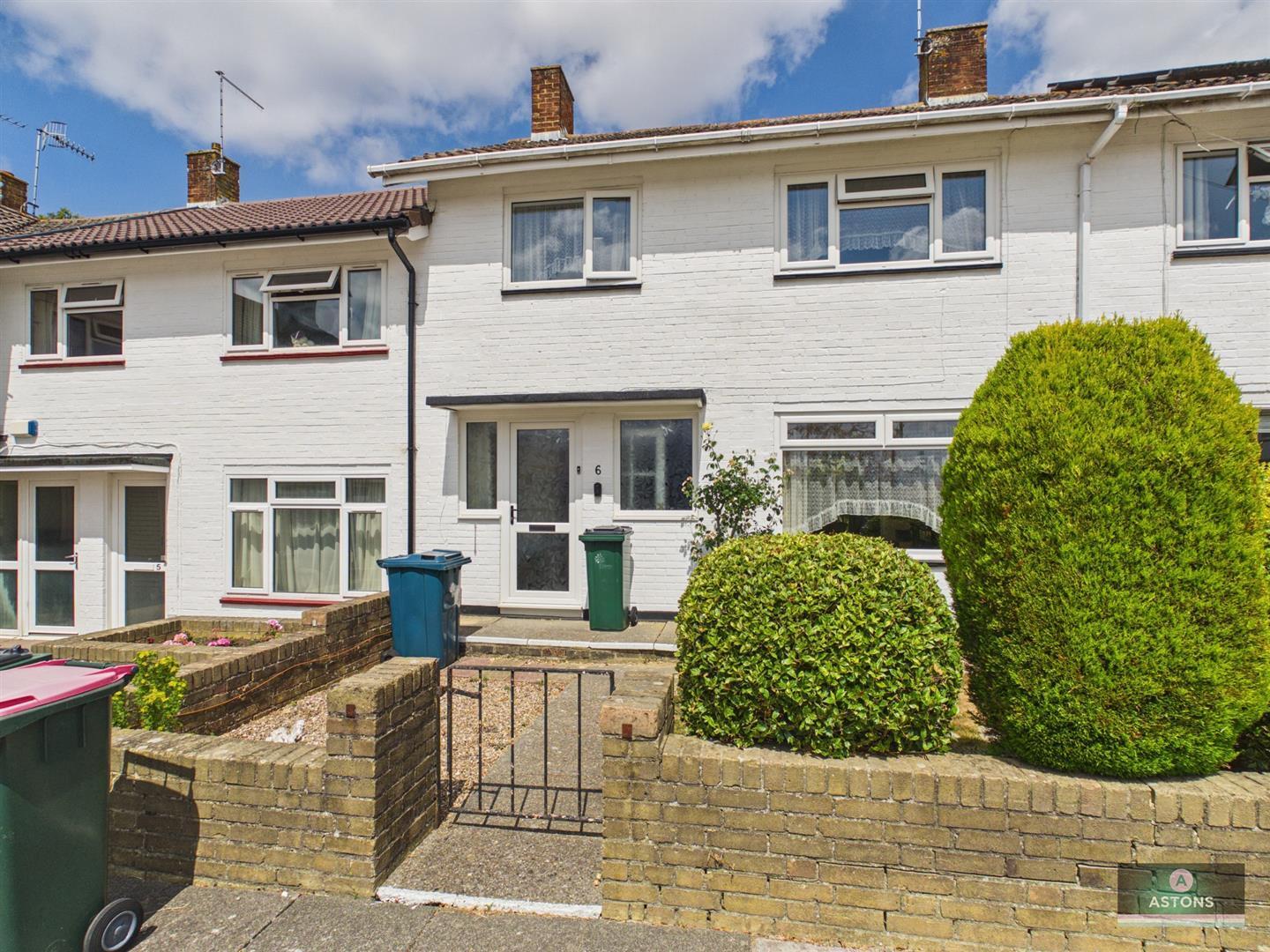 Windrush Close, Gossops Green Image 20