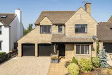 Stoke Park Court, Bishops Cleeve, Cheltenham, GL52 photo 1