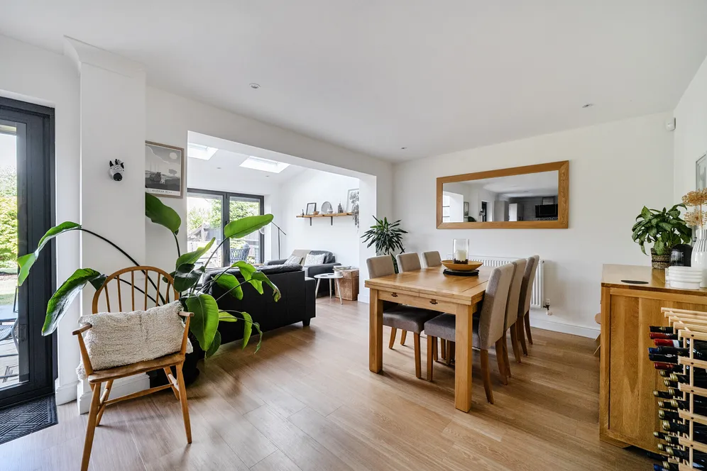 Stoke Park Court, Bishops Cleeve, Cheltenham, GL52 photo 3