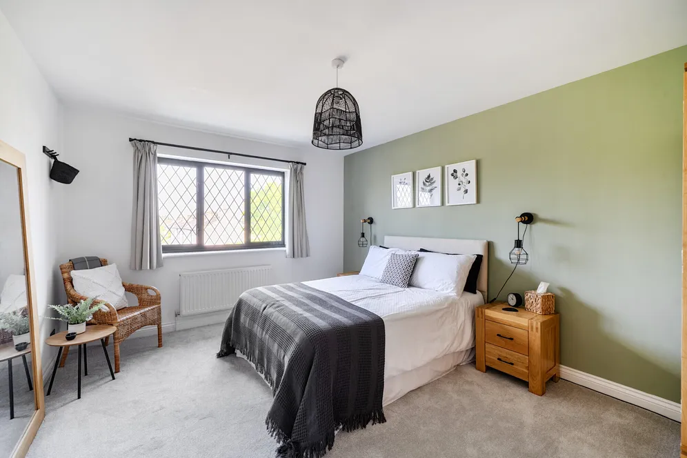 Stoke Park Court, Bishops Cleeve, Cheltenham, GL52 photo 9