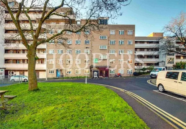 Shoot Up Hill, London, NW2