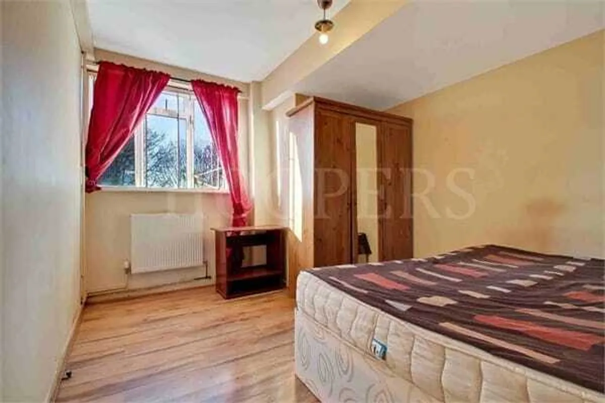 Shoot Up Hill, London, NW2