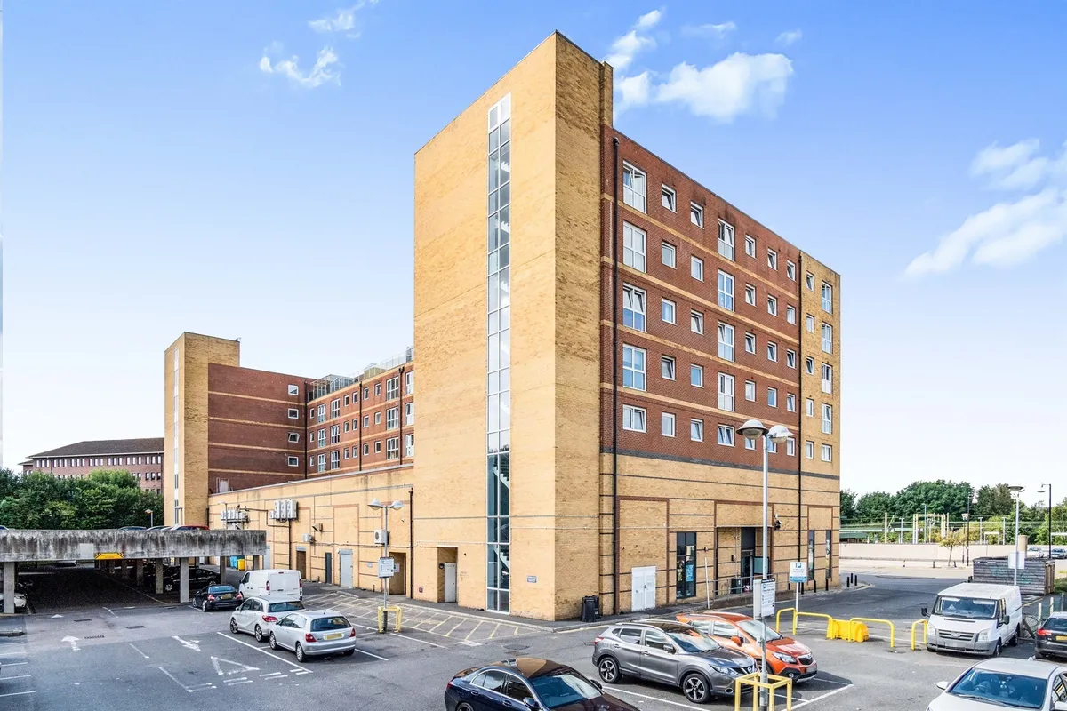Edinburgh Gate, HARLOW