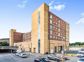 Edinburgh Gate, HARLOW photo