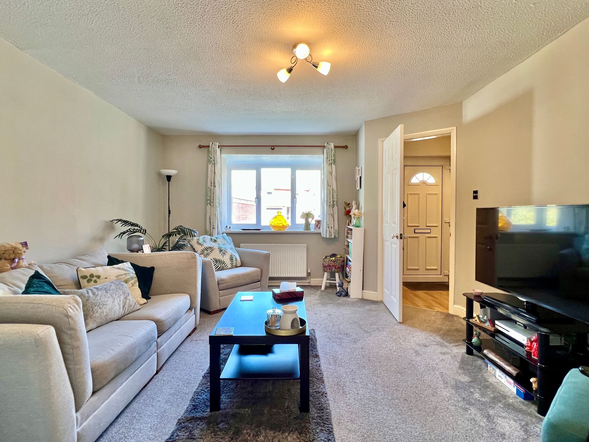 Derwent Grove, Taunton - NO onward chain! Image 2