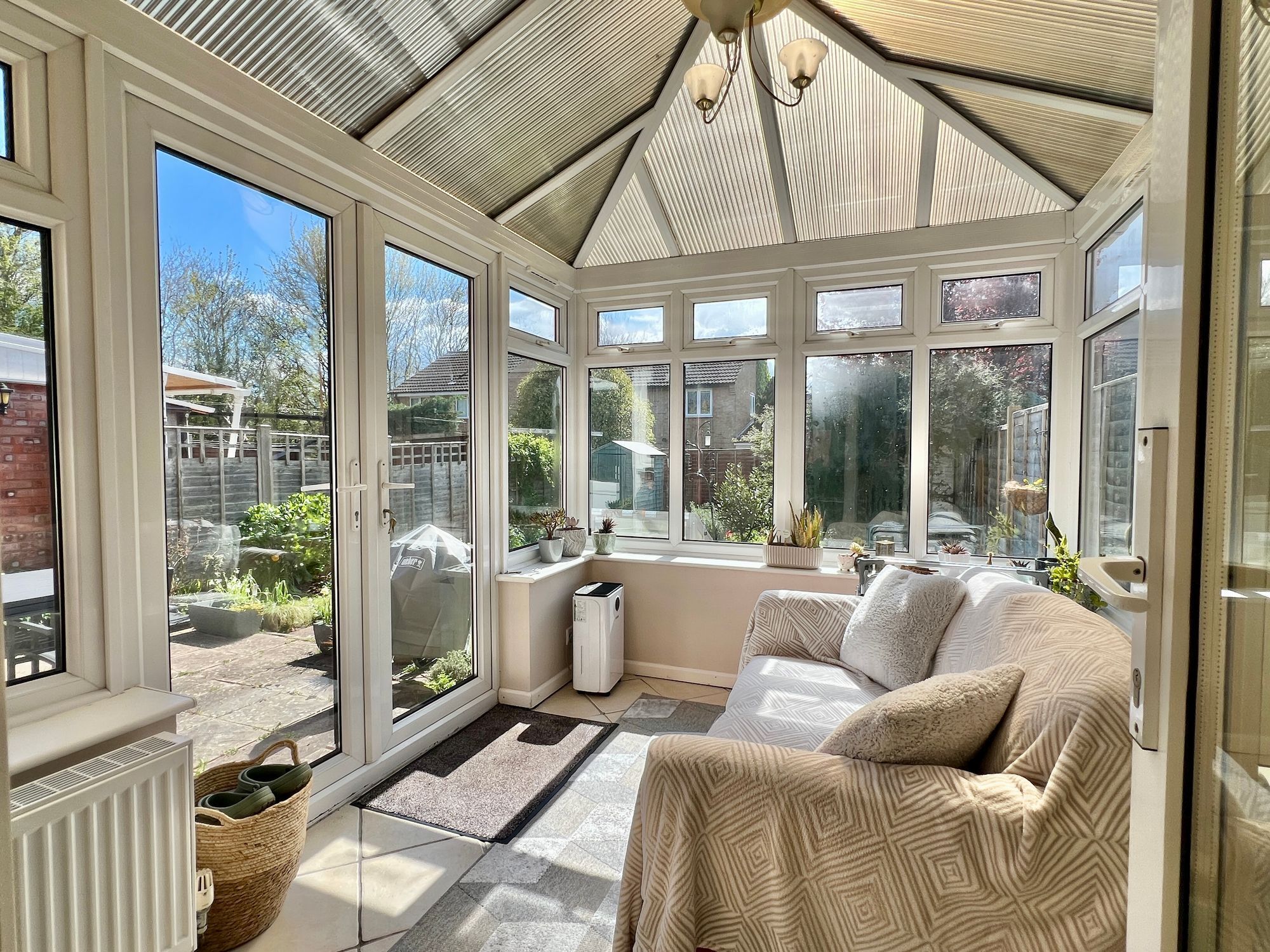 Derwent Grove, Taunton - NO onward chain! Image 4