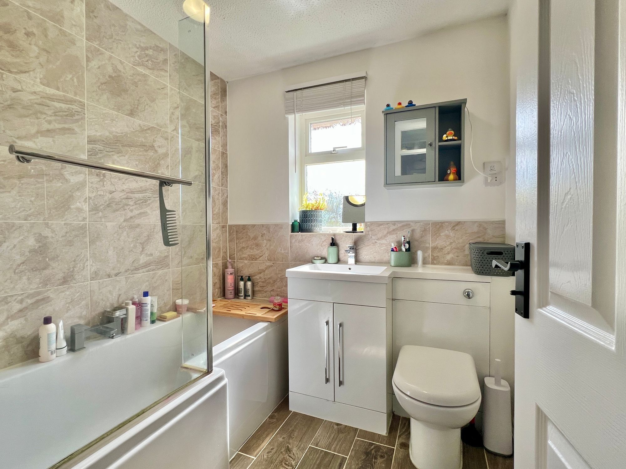 Derwent Grove, Taunton - NO onward chain! Image 15