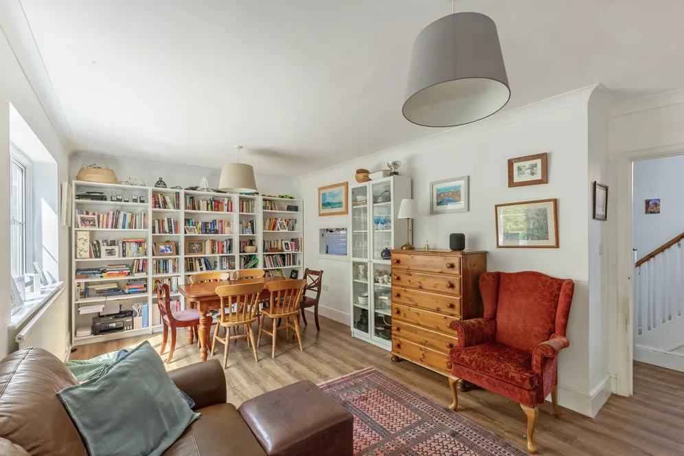 Hearne Road, London, W4 photo 3