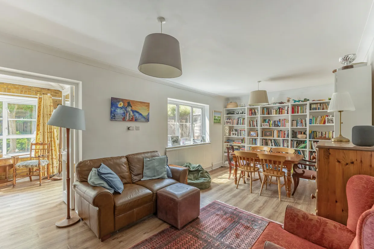 Hearne Road, London, W4 photo 4