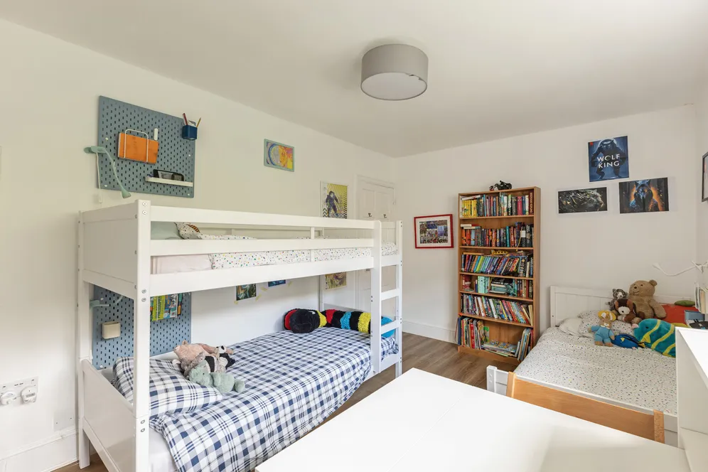 Hearne Road, London, W4 photo 15
