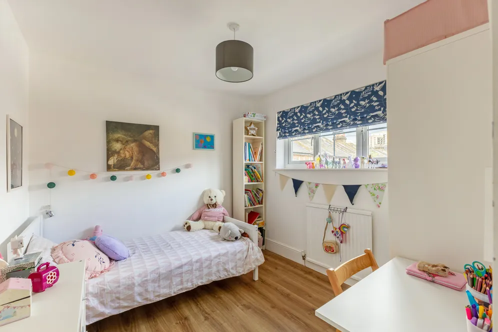 Hearne Road, London, W4 photo 16