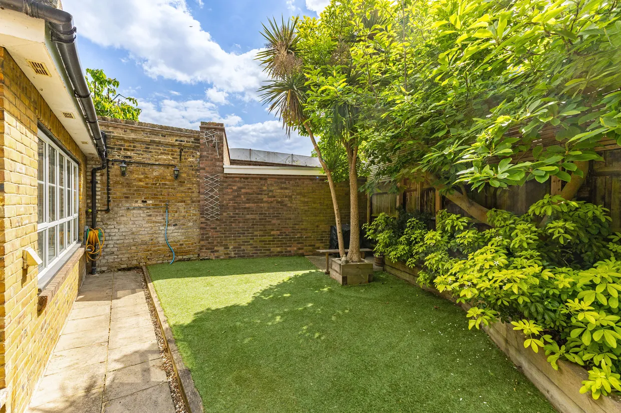 Hearne Road, London, W4 photo 20