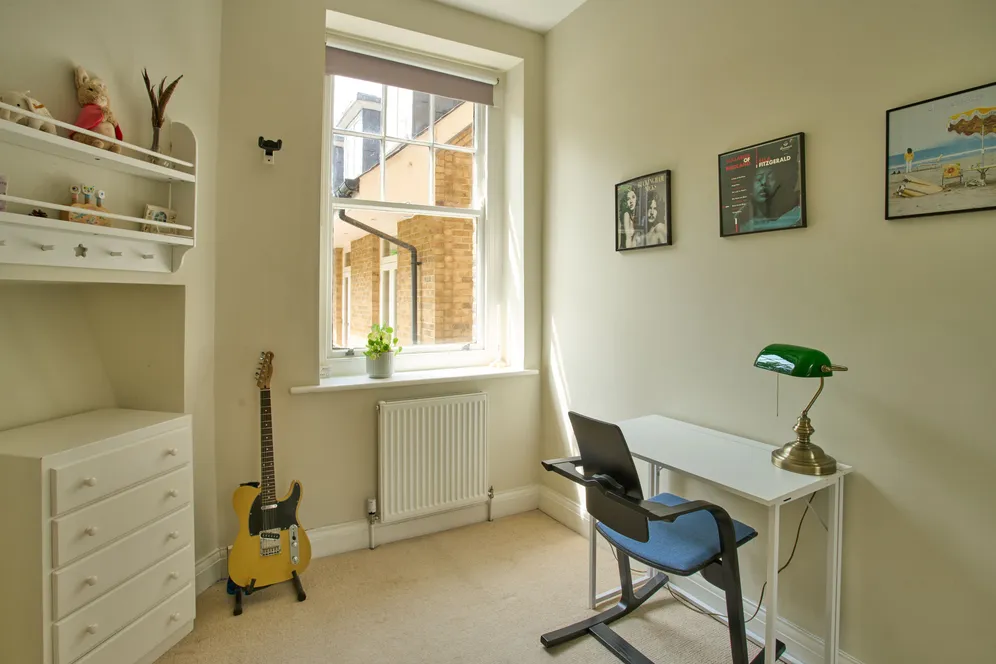 Sutton Lane North, London, W4 photo 6