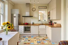 Sutton Lane North, London, W4 photo 13
