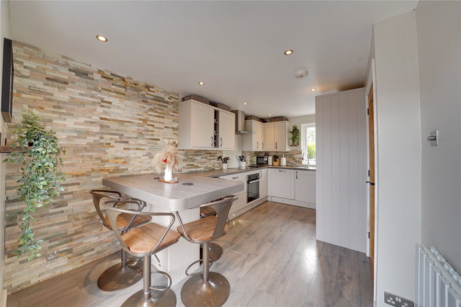 Emmanuel Close, Mildenhall, Bury St. Edmunds, Suffolk, IP28 Image 3