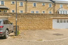 Eveleigh Avenue, Bath