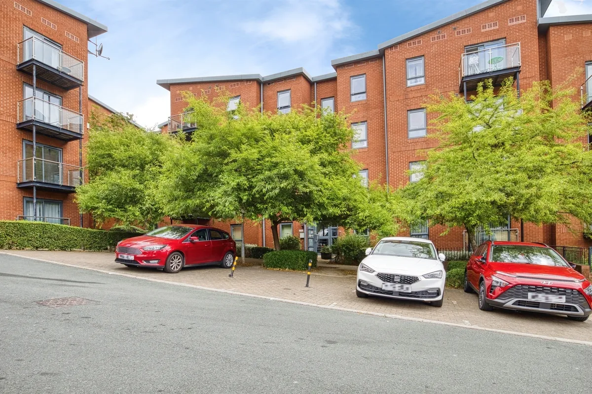 Bouverie Court, Leeds