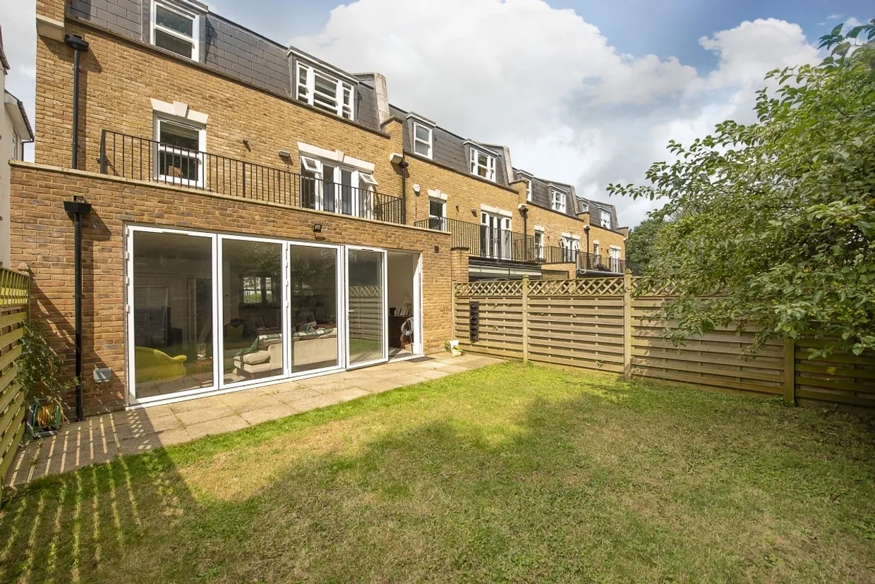 Emerald Square, SW15 photo 5