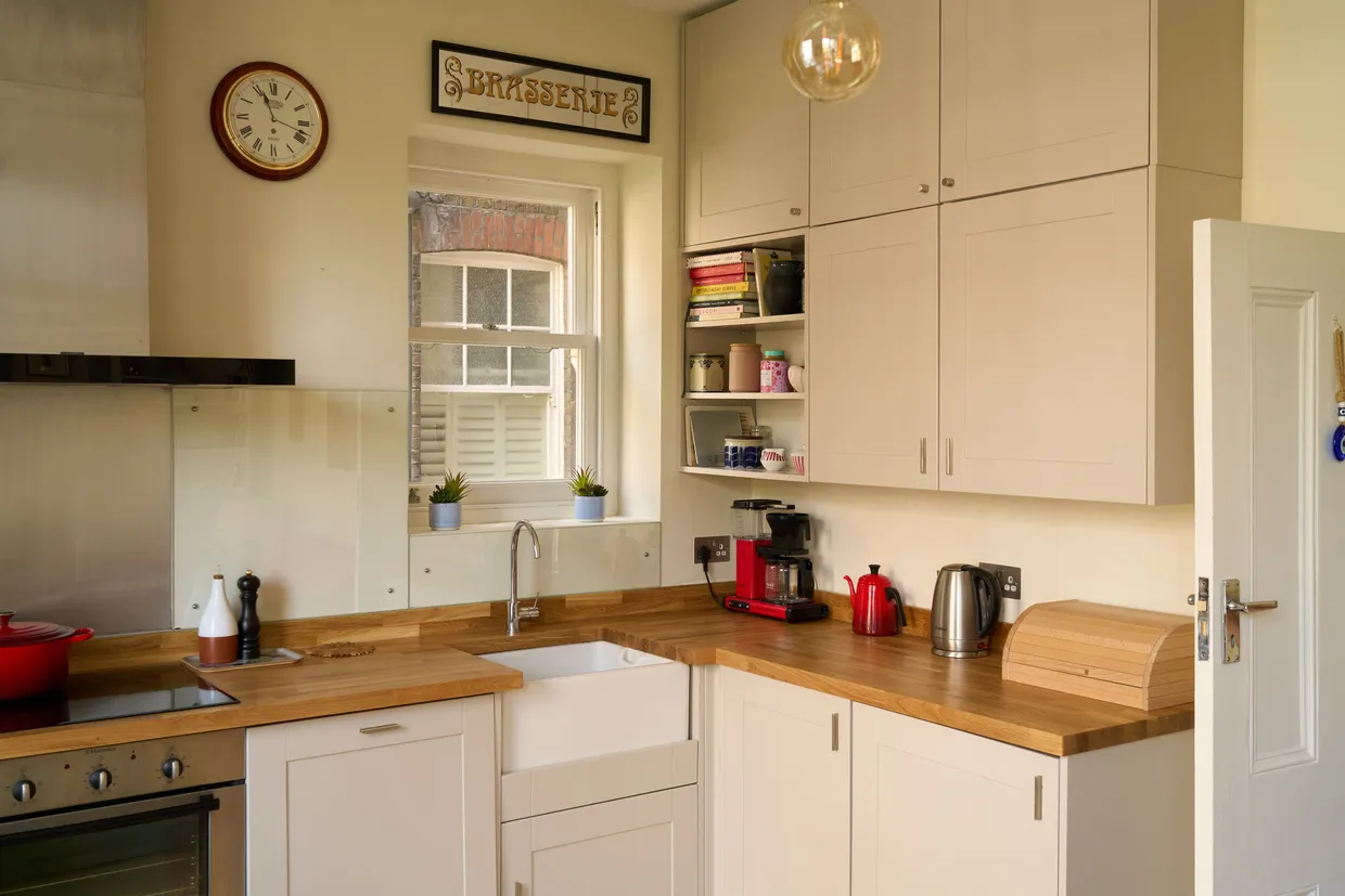 Sutton Lane North, London, W4 photo 15
