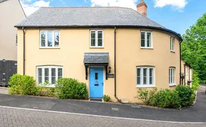 Hillcrest Gardens, Exmouth, Devon, EX8 photo