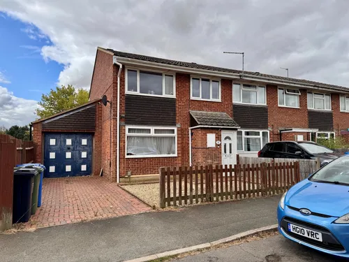 Redwood Close, Desborough, Ketteringphoto