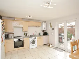Avocet Close, Rugby thumb 3