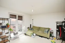 Avocet Close, Rugby