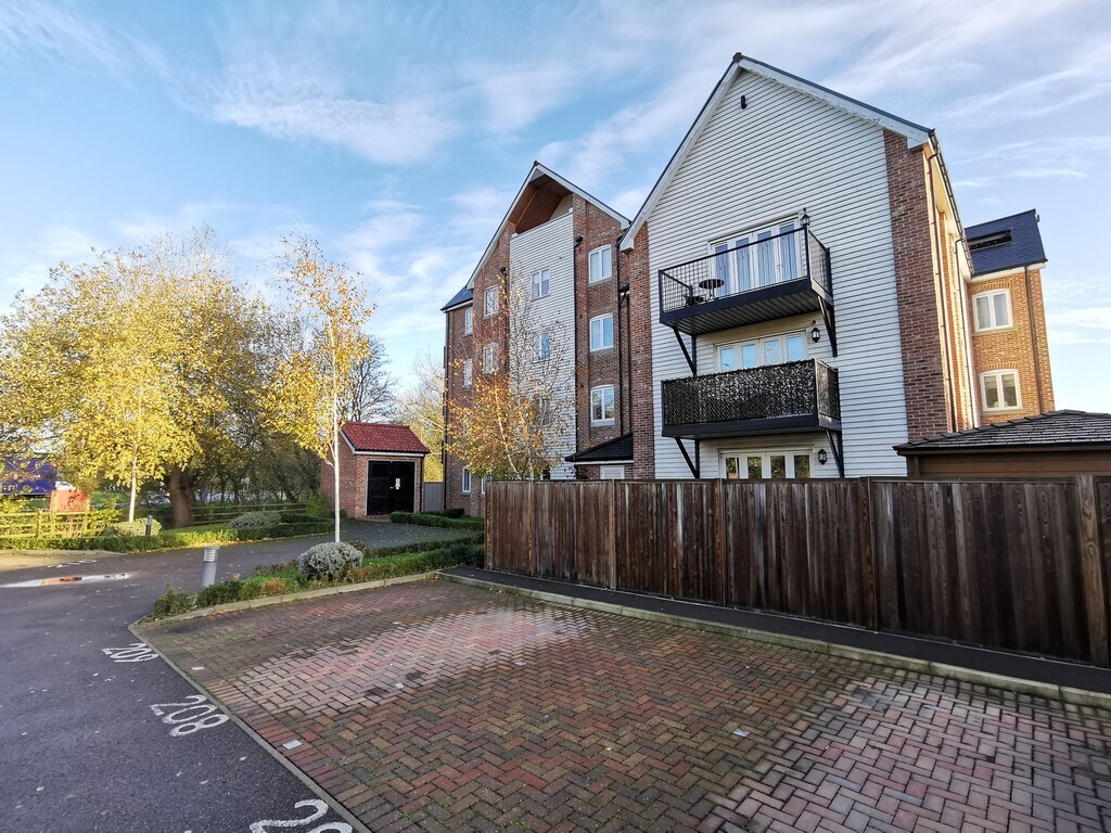 Waterside Drive, Ditchingham Image 3