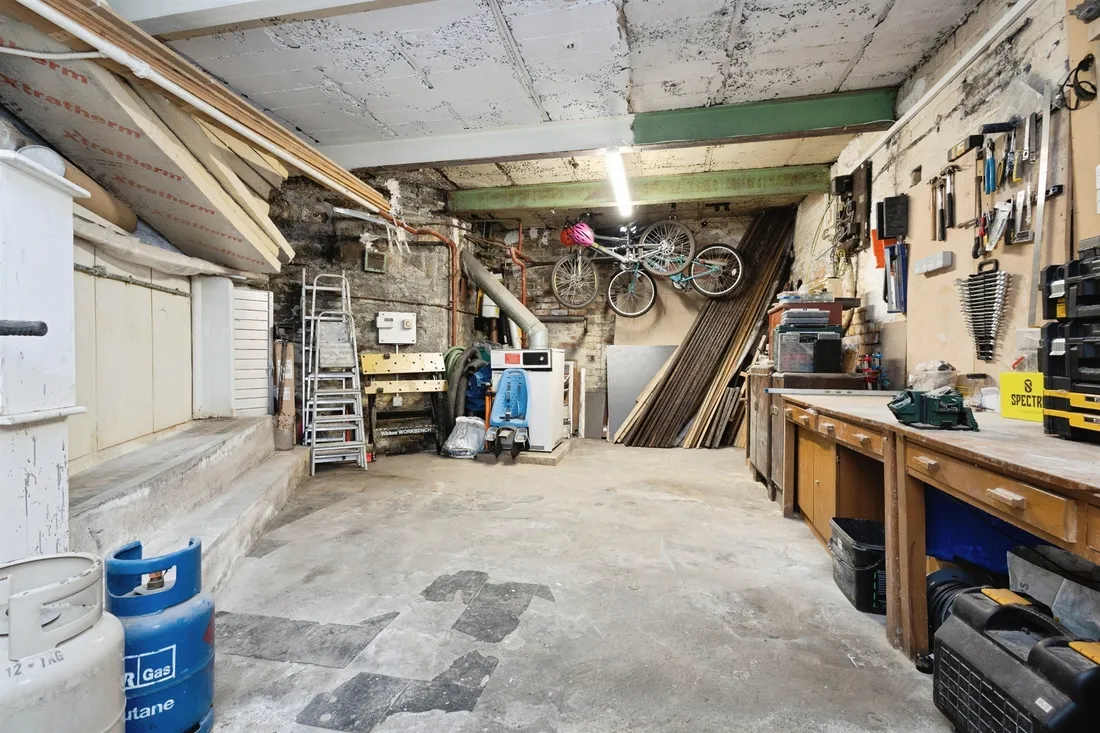 Property photo 28