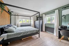 Longdown Road, Lower Bourne, Farnham, GU10 photo 6