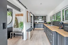 Longdown Road, Lower Bourne, Farnham, GU10 photo 19