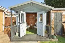 Earles Court, Retford