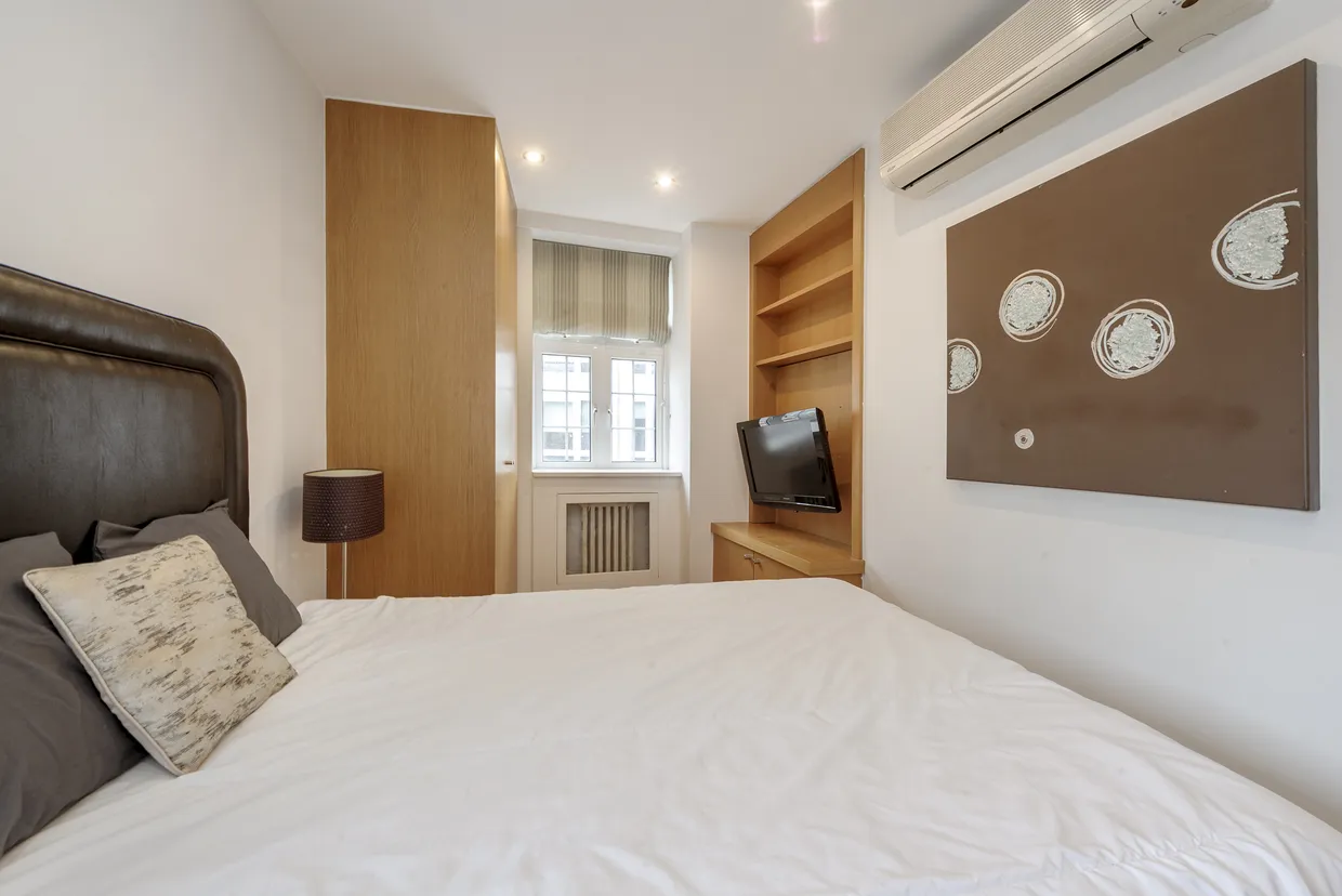 Brompton Road, London, SW3 photo 1