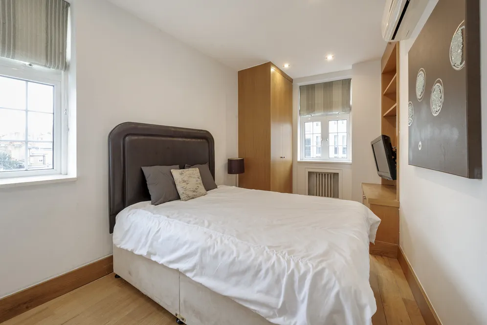 Brompton Road, London, SW3 photo 11