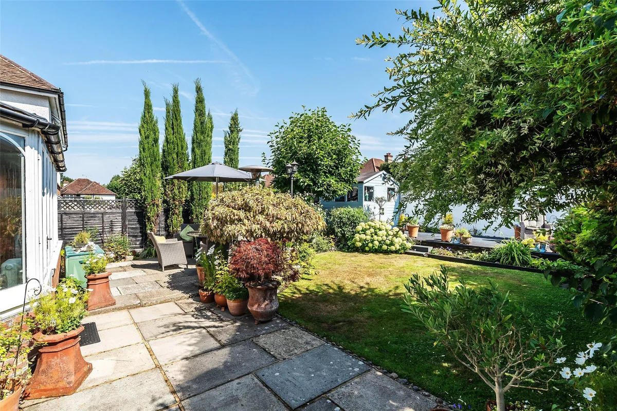 Homelands, Leatherhead, Surrey, KT22