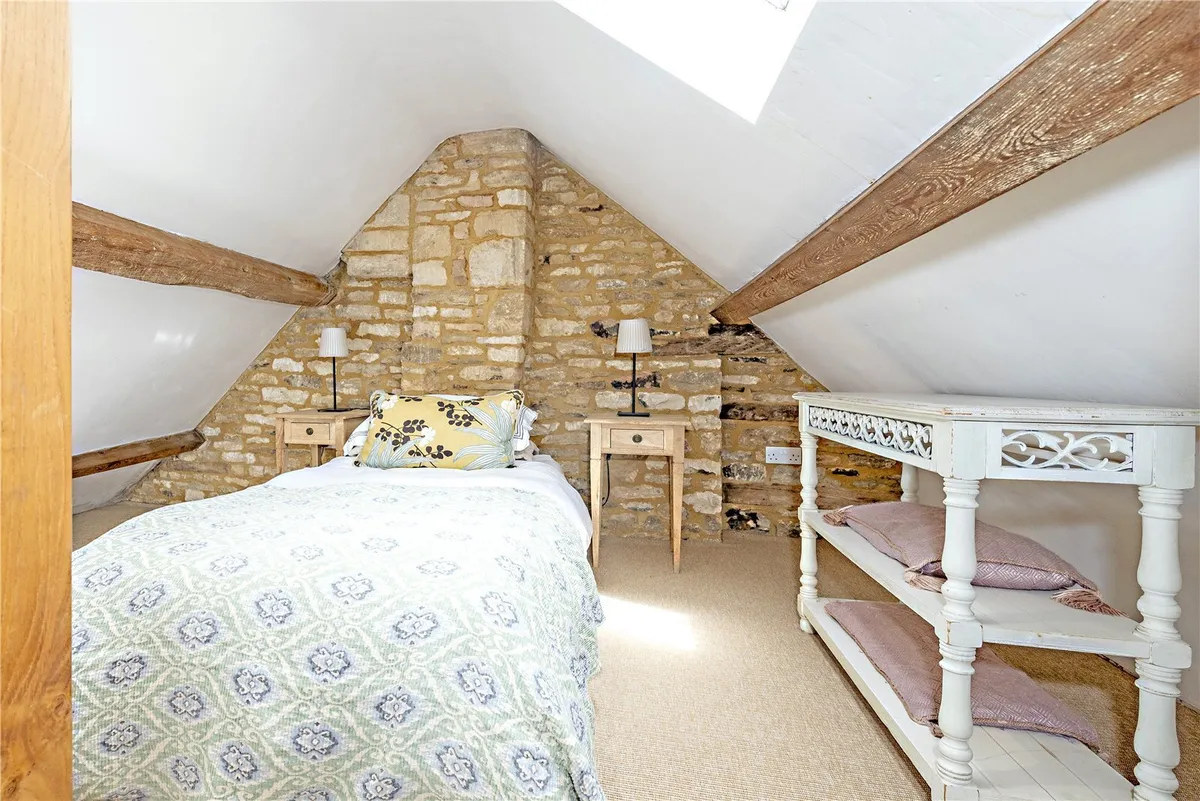 Lower High Street, Burford, OX18