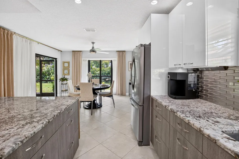 6928 Villas Dr W, Boca Raton, FL 33433