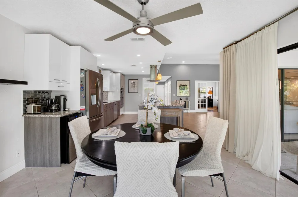 6928 Villas Dr W, Boca Raton, FL 33433