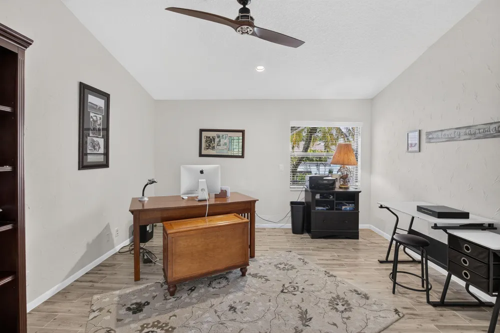 6928 Villas Dr W, Boca Raton, FL 33433