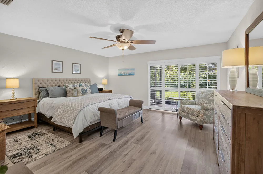 6928 Villas Dr W, Boca Raton, FL 33433