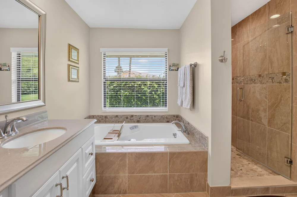 6928 Villas Dr W, Boca Raton, FL 33433