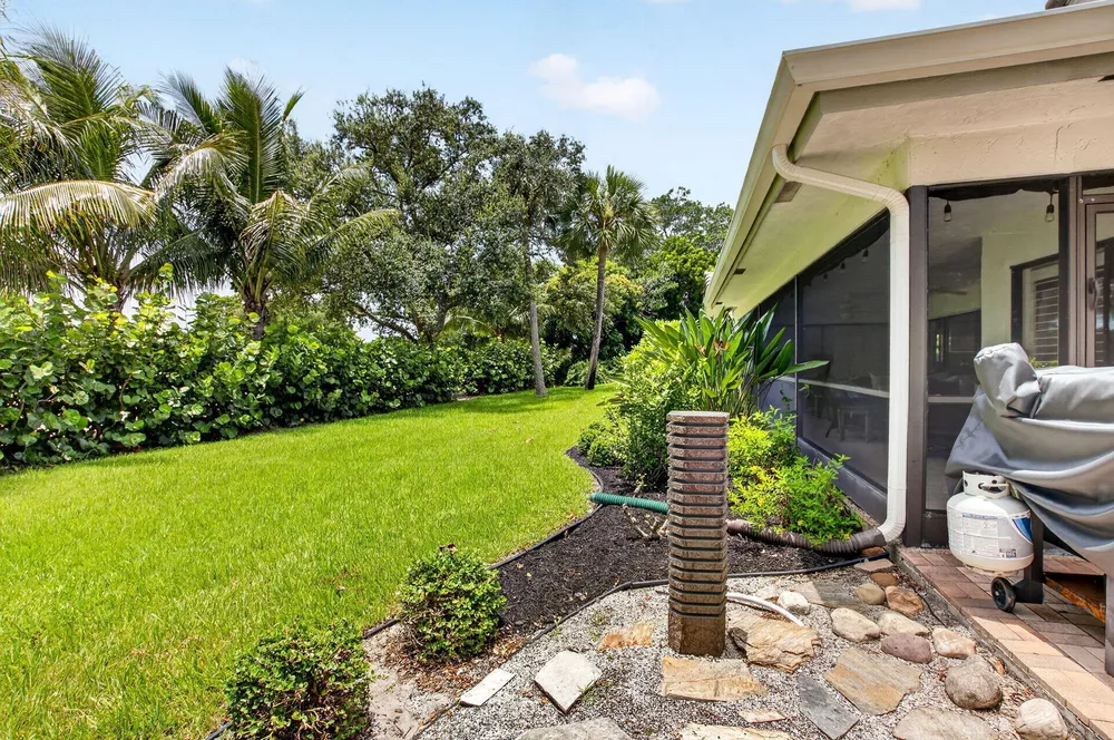 6928 Villas Dr W, Boca Raton, FL 33433