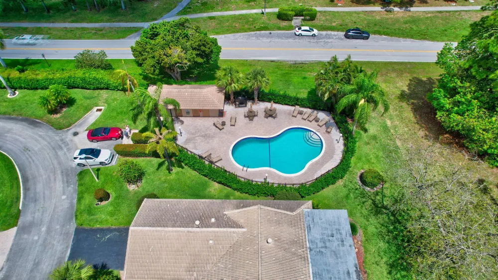6928 Villas Dr W, Boca Raton, FL 33433
