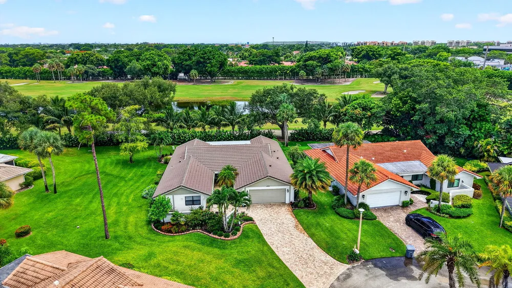 6928 Villas Dr W, Boca Raton, FL 33433