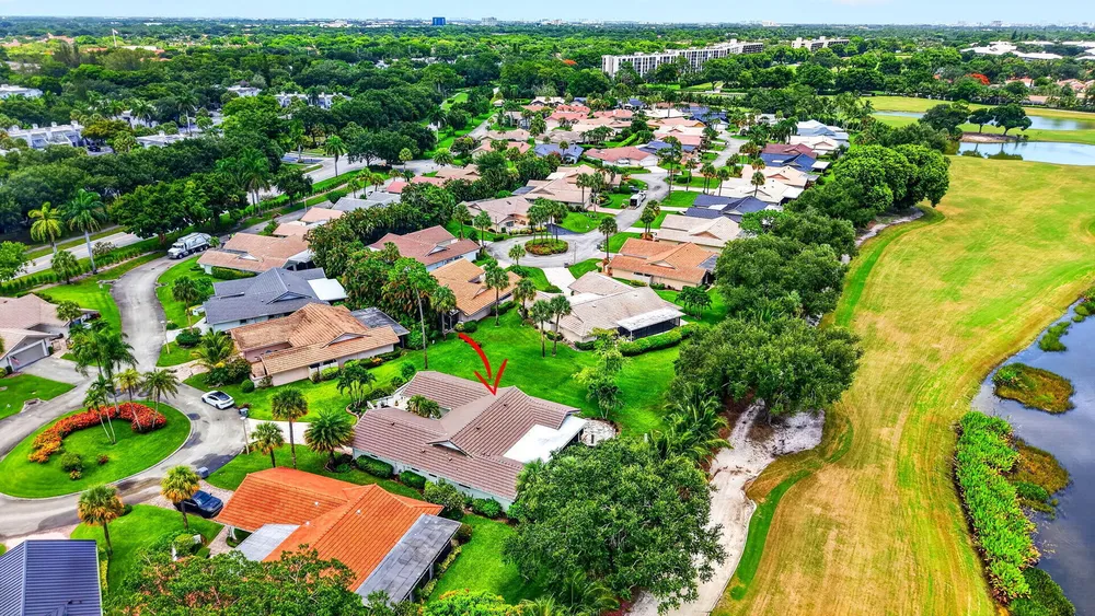 6928 Villas Dr W, Boca Raton, FL 33433